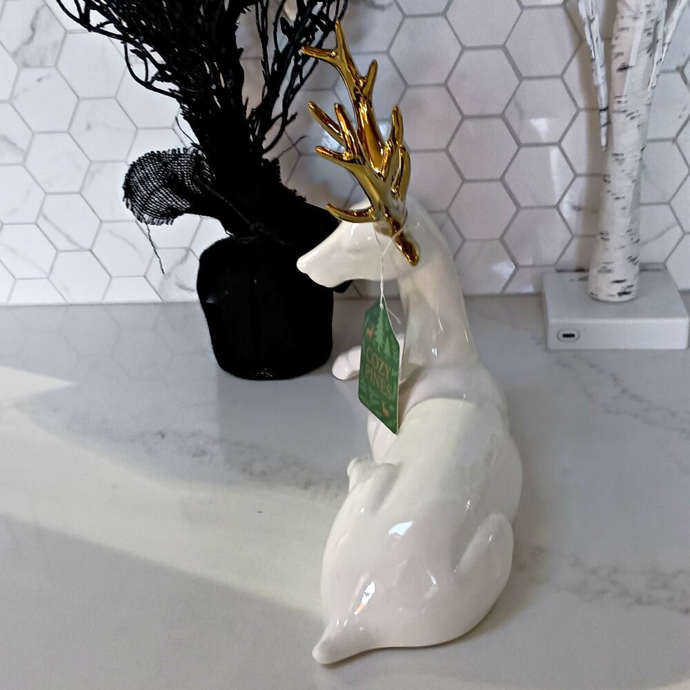 NEW! EXQUISITE GOLD ANTLER DEER DECOR - Picture 2 of 4